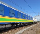 Location Full Service de voiture de places assises (voiture voyageurs selon RIC) de HEROS Rail Rent GmbH comme fourgon ou remorque de freinage lors des trajets d'homologation avec une locomotive de type Vectron de Siemens en Italie.