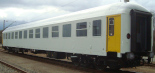 Voiture à places assises Inter Regio modèle Bimz 264.1 immatriculée pour voyages à 200km/h avec frein électromagnétique sur rail après une révision générale. La voiture est équipée avec prises de courant de 230V et alimentation de 5V via USB. Voiture chez exploitant « Locomore »  de financement participatif.