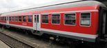 Regionalzugwagen Bnrz aus der Familie der n-Wagen. Wagen mit Dritteleinstiegen, hoher Sitzplatzzahl und großzügigem Knieraum. Full Service Lease für die ÖBB Personenverkehr. Für die Fußball Europameisterschaft 2008
