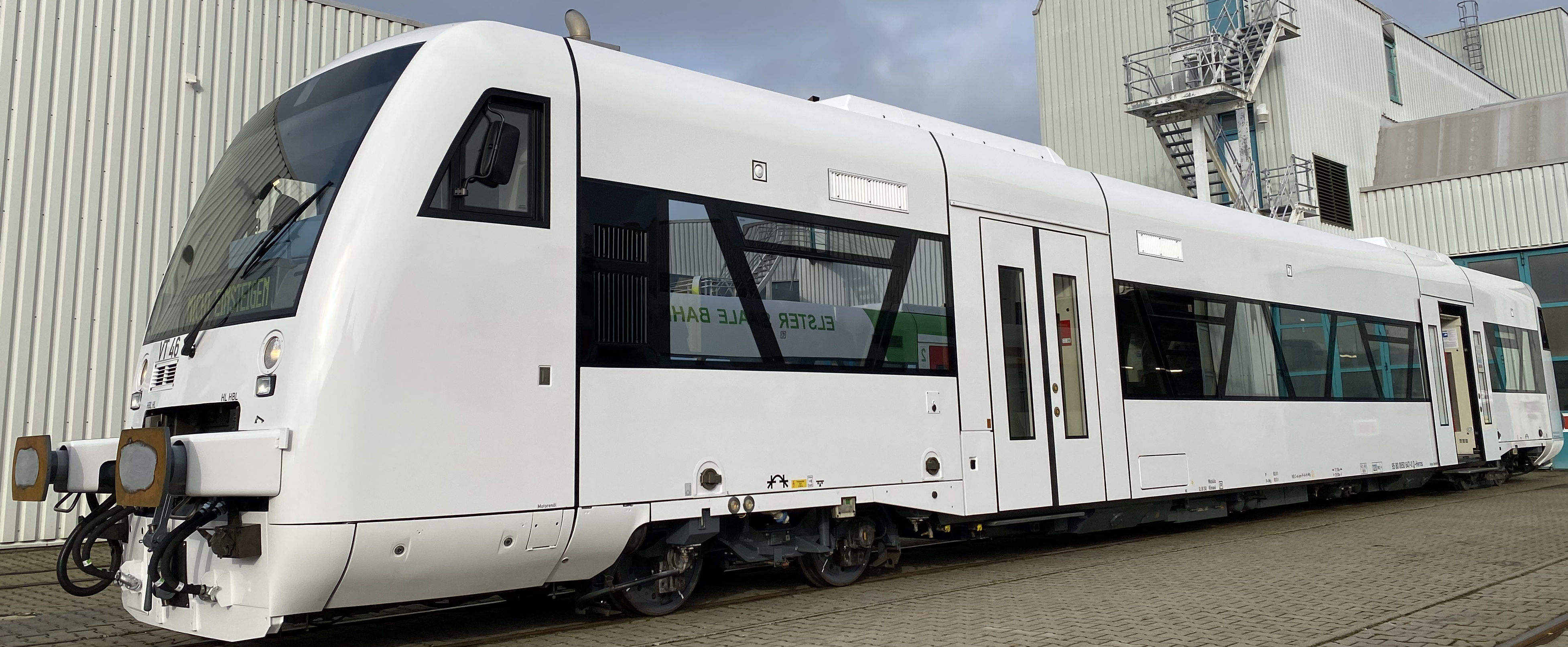 Klimatisierter Regionalzug Verbrennungstriebwagen RegioShuttle RS1 von Stadler. Niederfluriger Einstieg und Niederflurbereich. Foto HEROS.